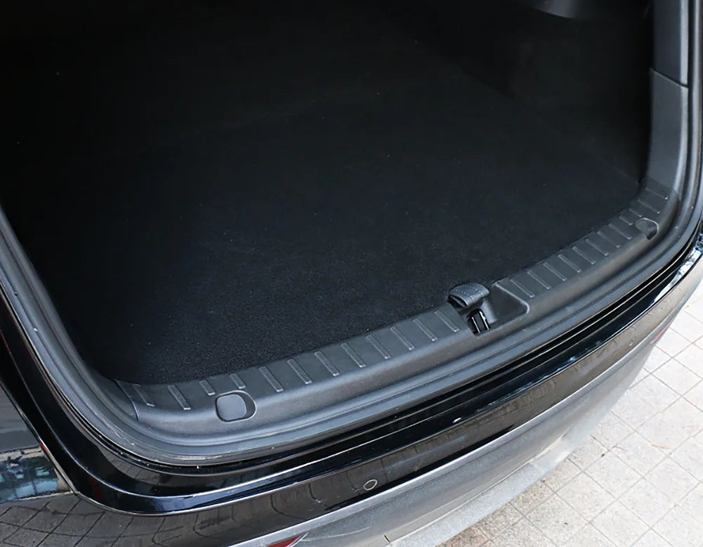 Tesla Model Y Juniper 2025+ Trunk Threshold Strip - TPE Anti-Scratch Protection Lid Cover